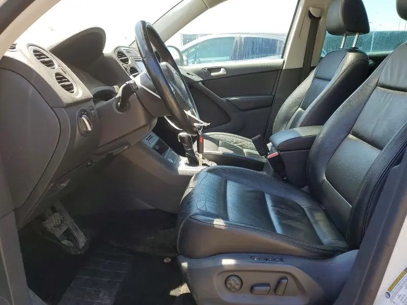 2017 VOLKSWAGEN TIGUAN SPORT  
