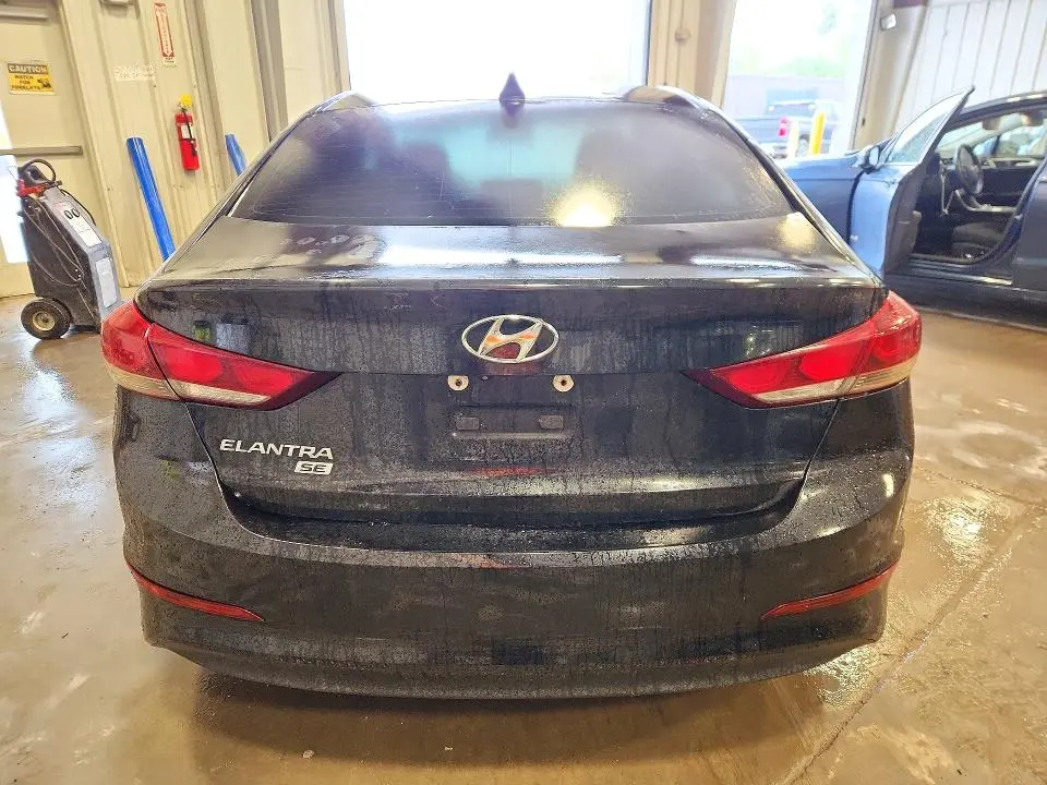 2018 HYUNDAI ELANTRA SE  