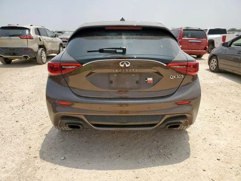 2017 INFINITI QX30 BASE  