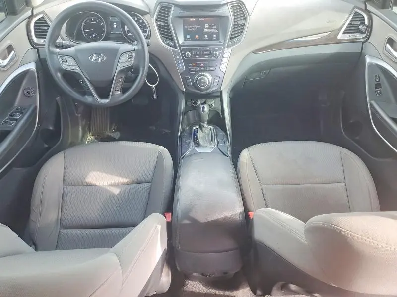 2018 HYUNDAI SANTA FE SE  