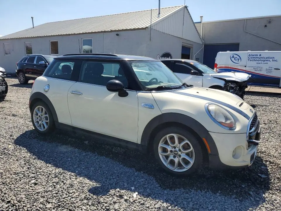 2015 MINI COOPER S  