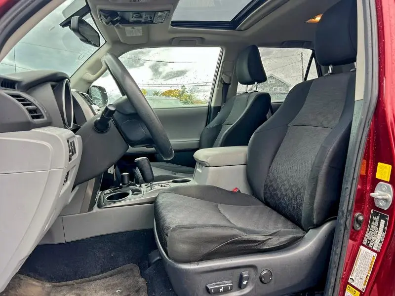 2010 TOYOTA 4RUNNER SR5  