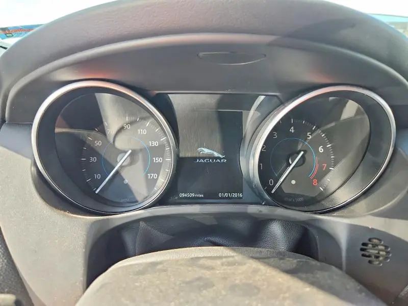 2018 JAGUAR XE PREMIUM  