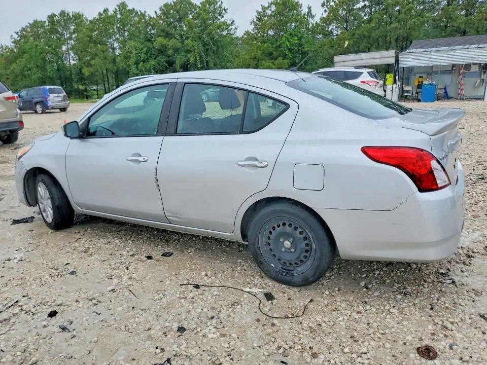 2019 NISSAN VERSA SV  