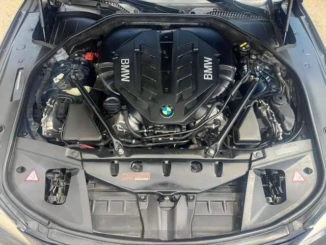 2015 BMW 750 XI  
