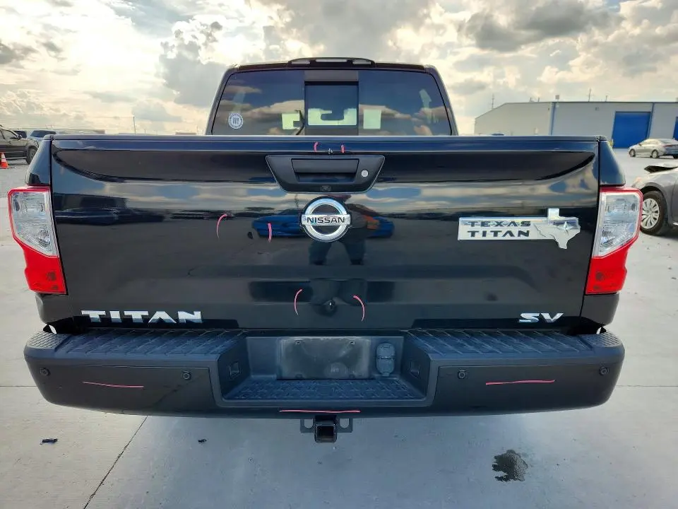 2017 NISSAN TITAN SV  