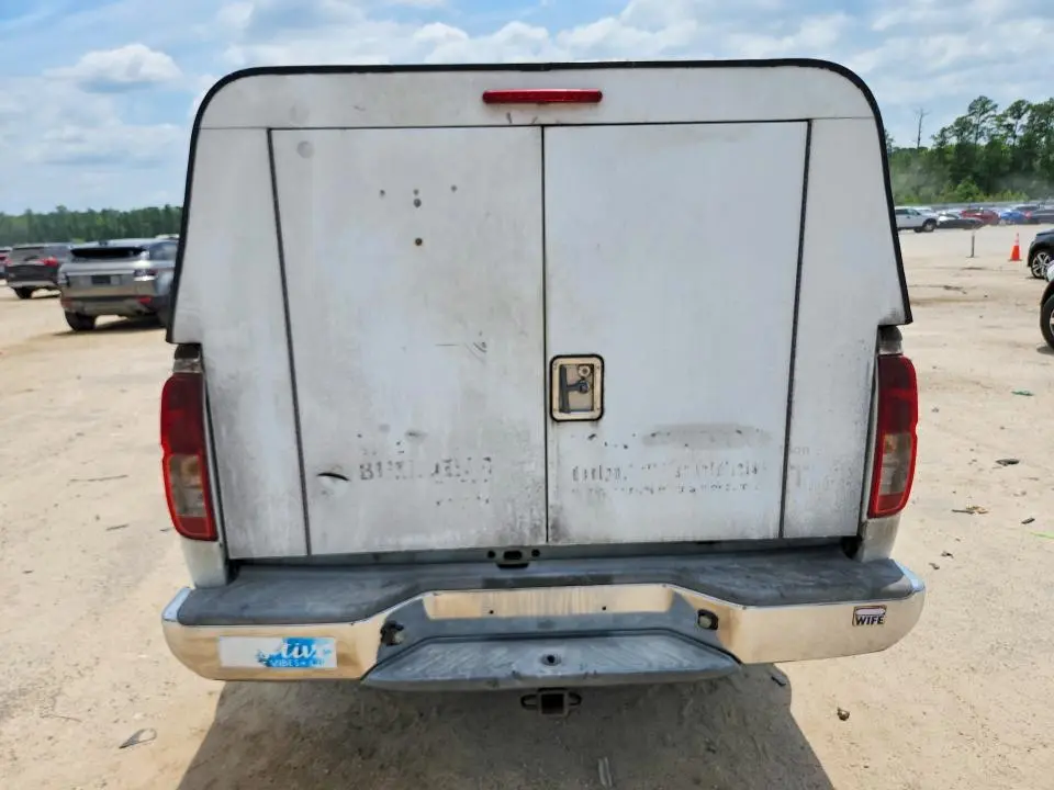 2015 NISSAN FRONTIER SV  