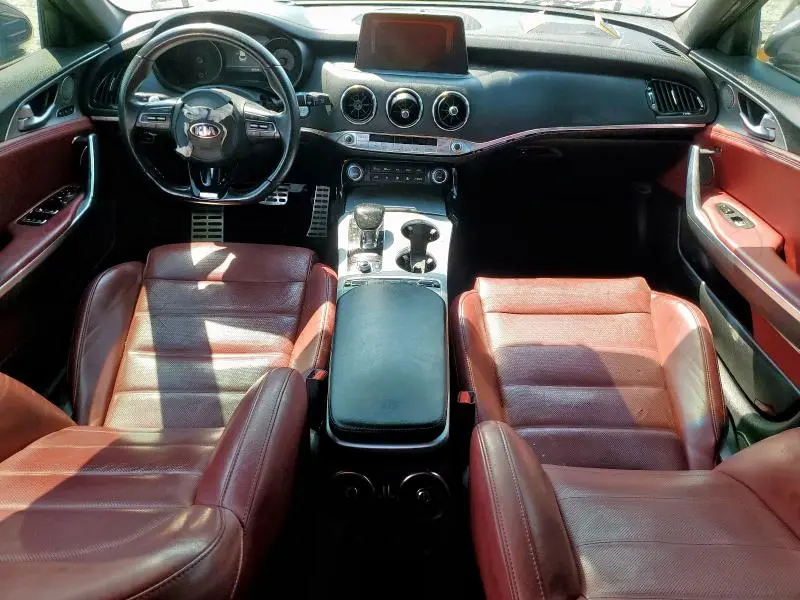 2019 KIA STINGER GT2  