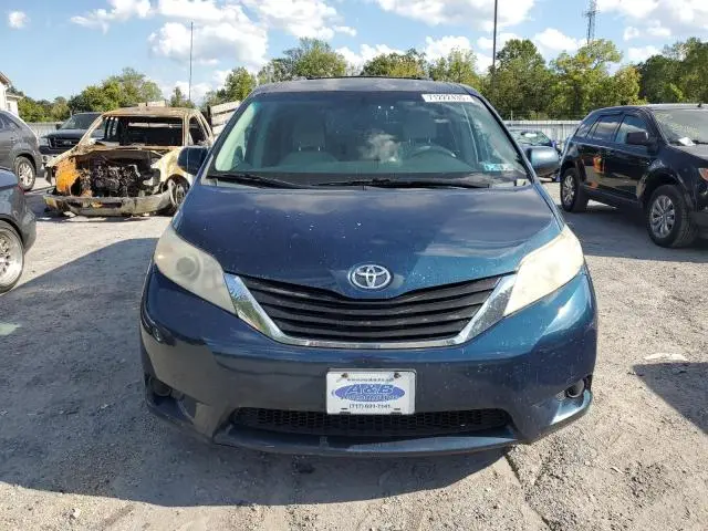 2011 TOYOTA SIENNA LE  