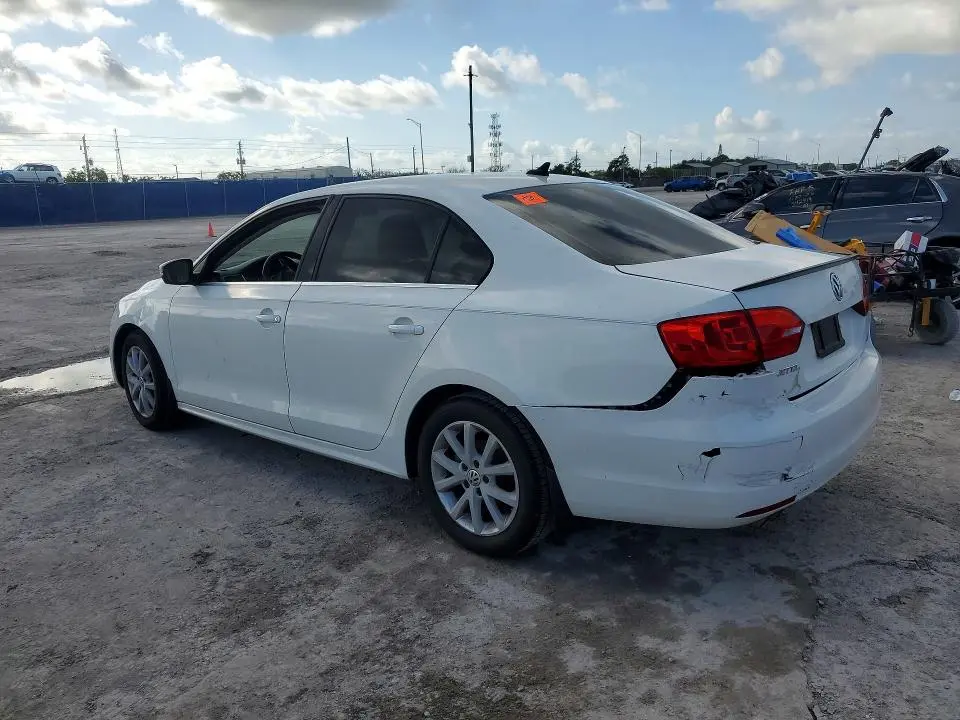 2013 VOLKSWAGEN JETTA SE  