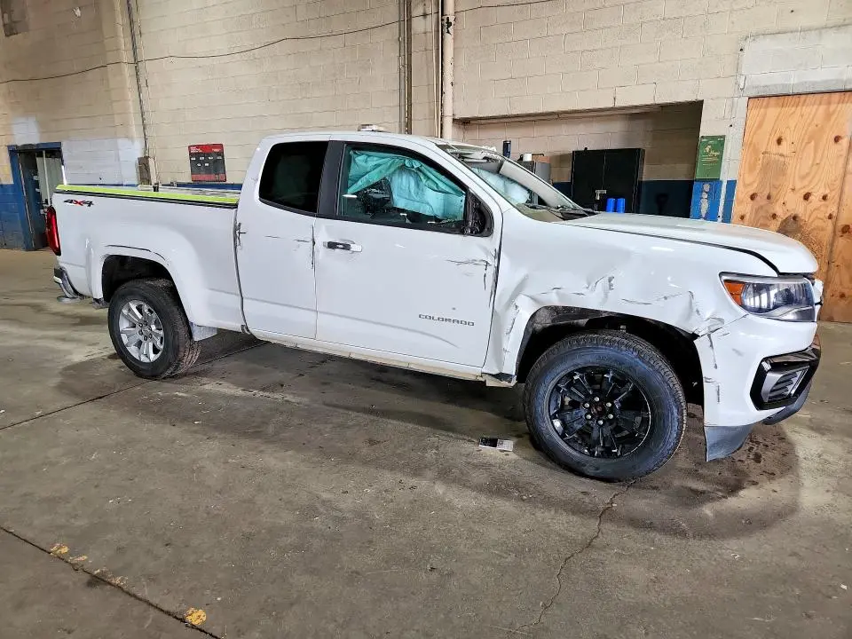 2022 CHEVROLET COLORADO LT  