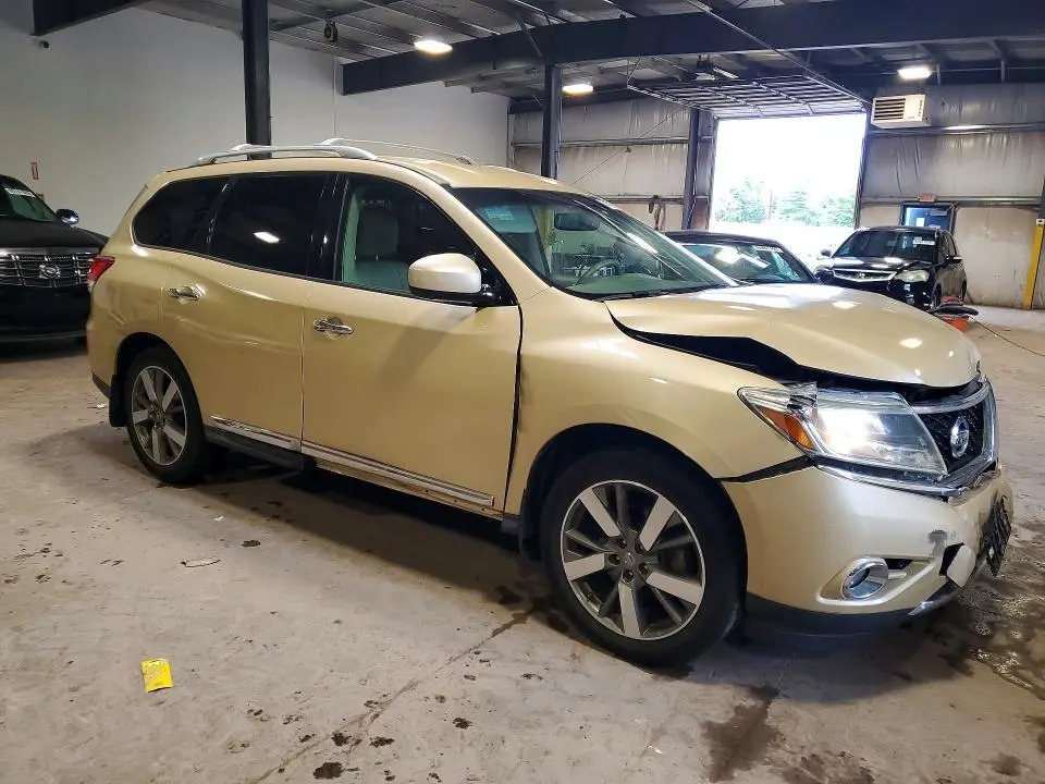 2013 NISSAN PATHFINDER S  