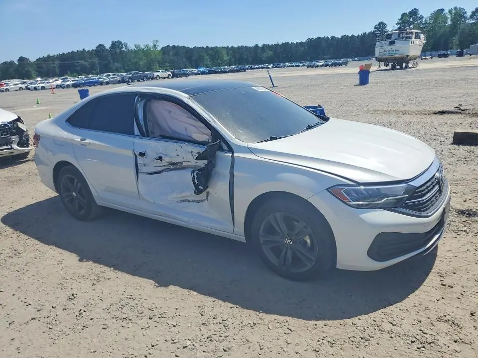 2022 VOLKSWAGEN JETTA SE  