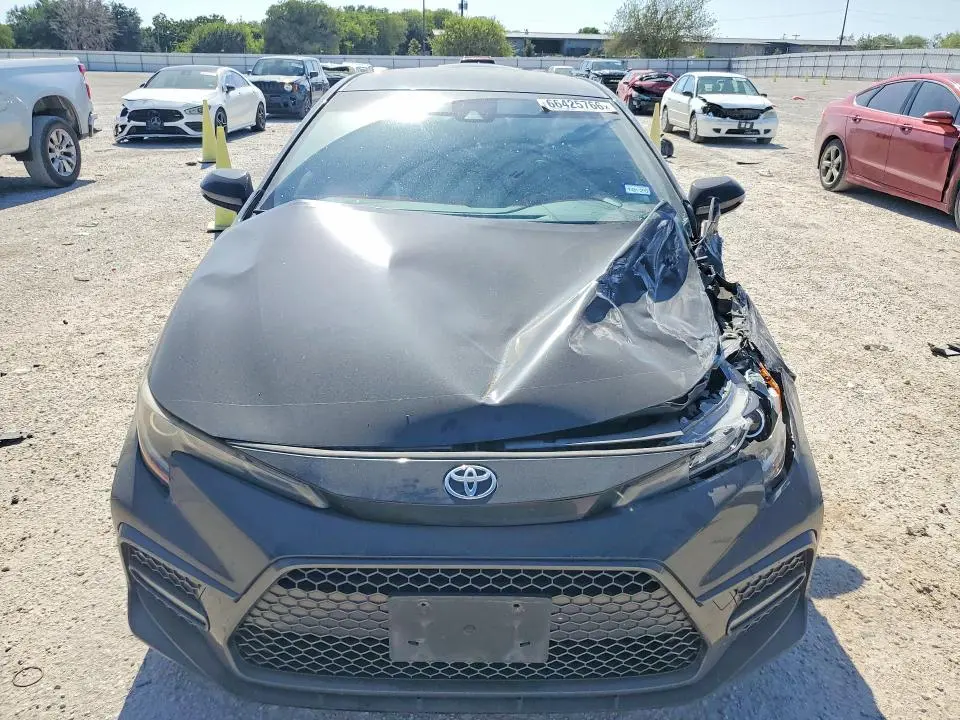 2021 TOYOTA COROLLA SE  