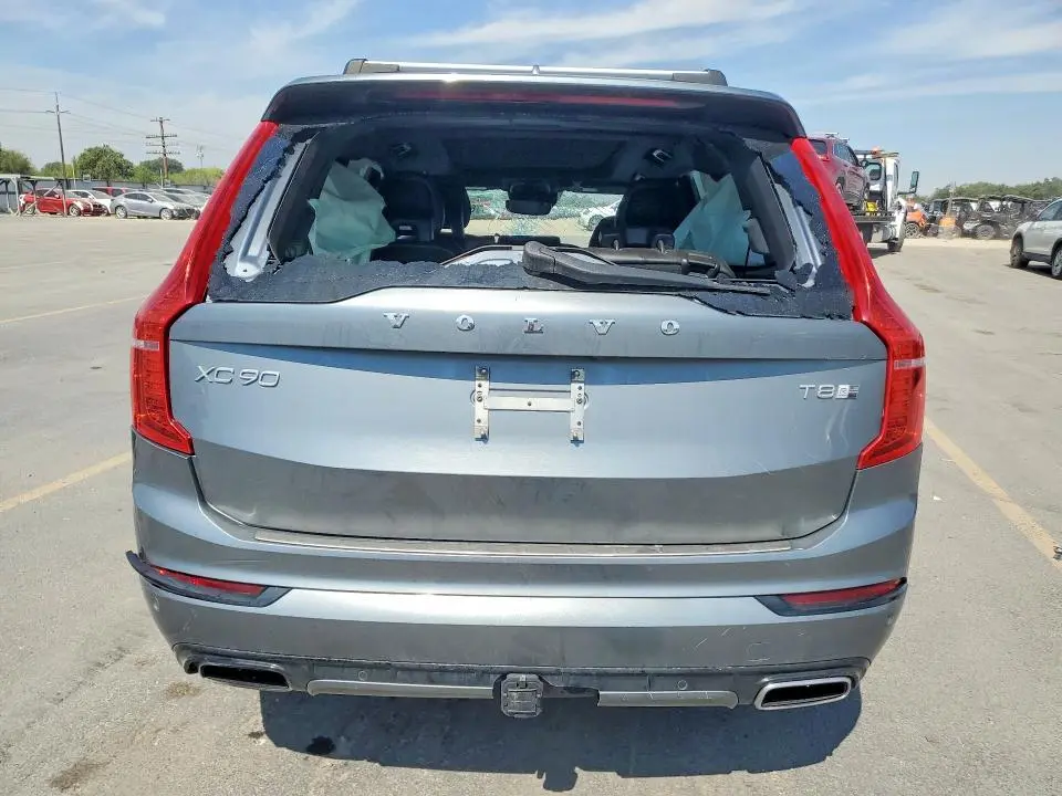 2018 VOLVO XC90 T8  