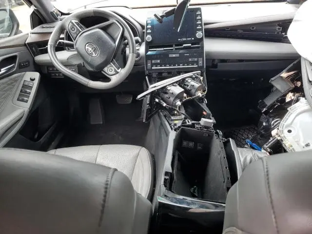2019 TOYOTA AVALON XLE  