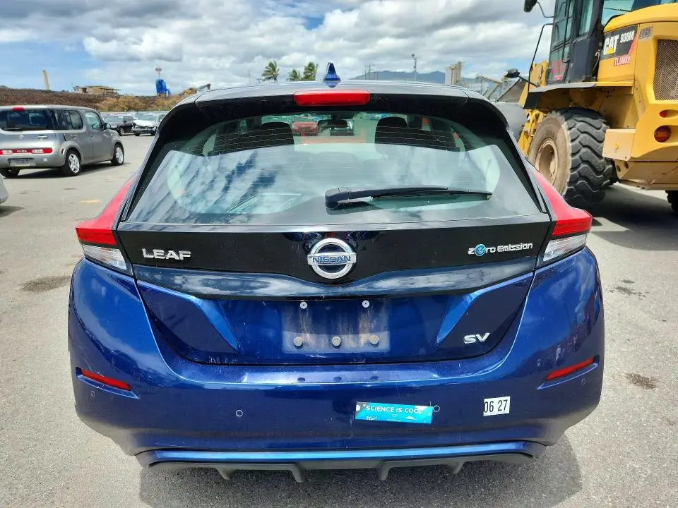 2020 NISSAN LEAF SV  