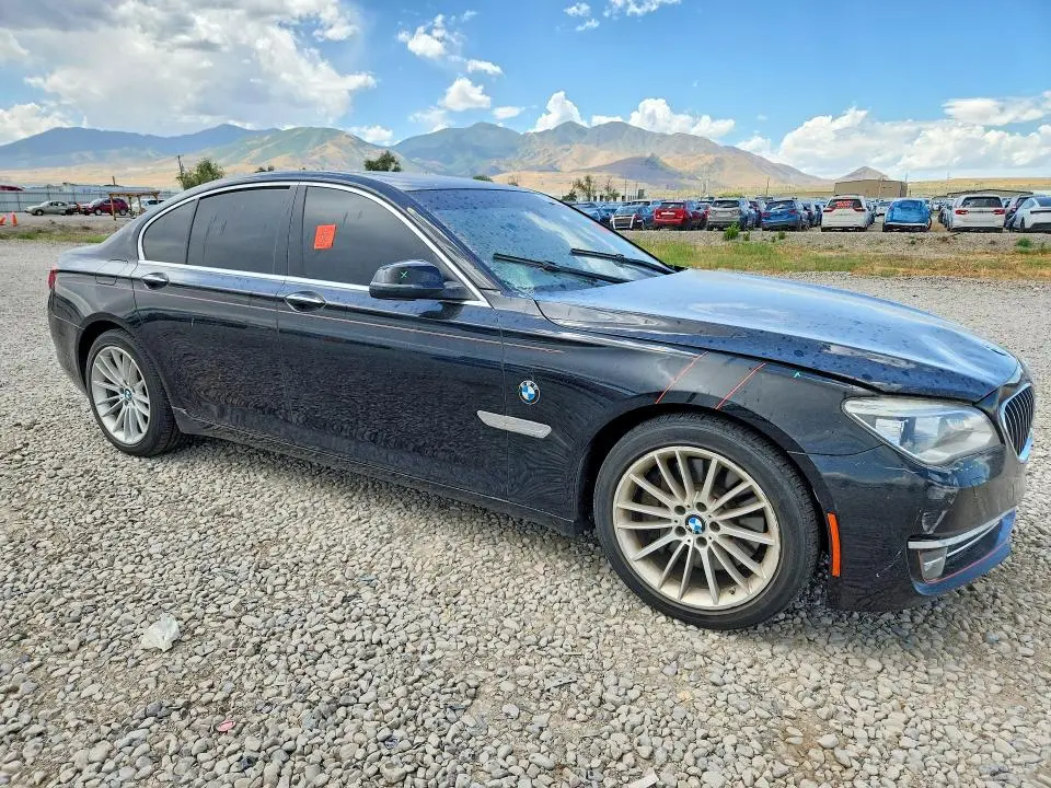 2013 BMW 750 XI  