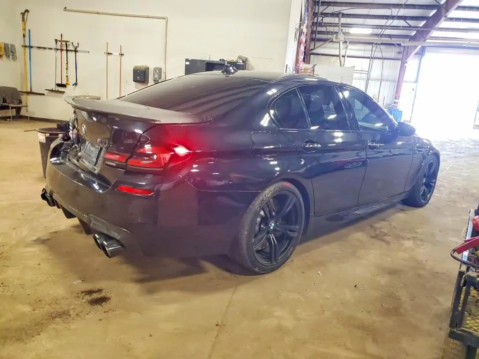 2013 BMW M5   