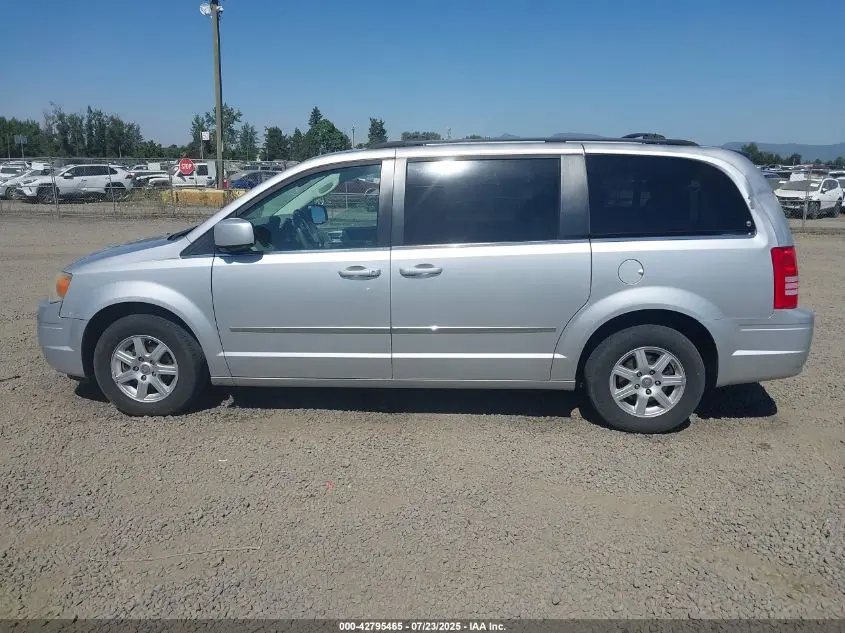 2010 CHRYSLER TOWN & COUNTRY TOURING