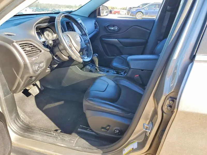 2021 JEEP CHEROKEE LATITUDE PLUS  