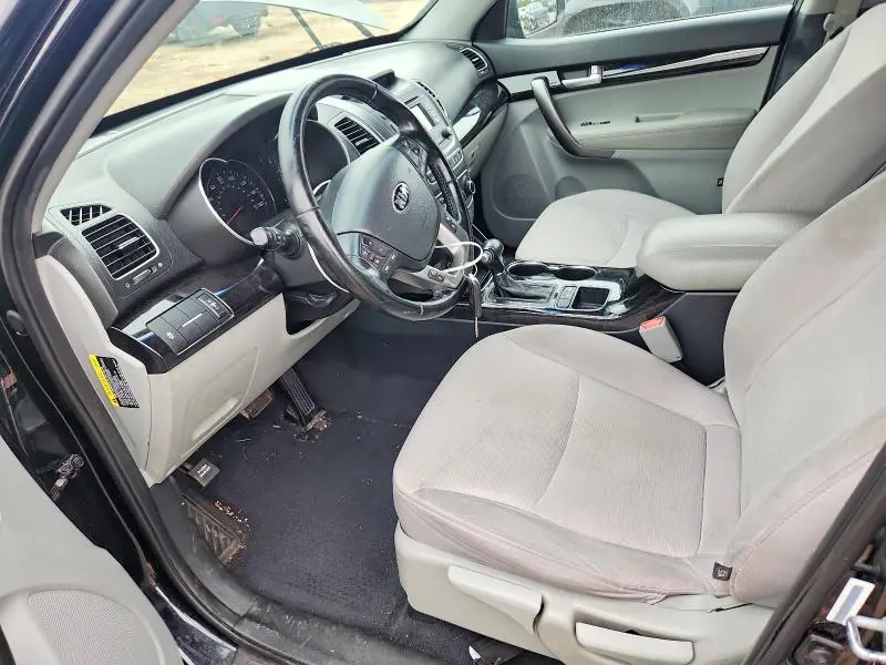 2014 KIA SORENTO LX  