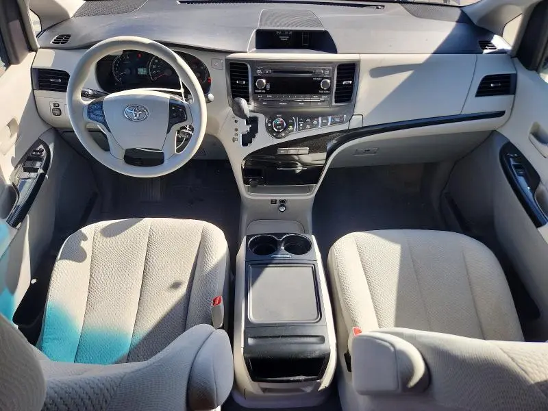 2014 TOYOTA SIENNA LE  