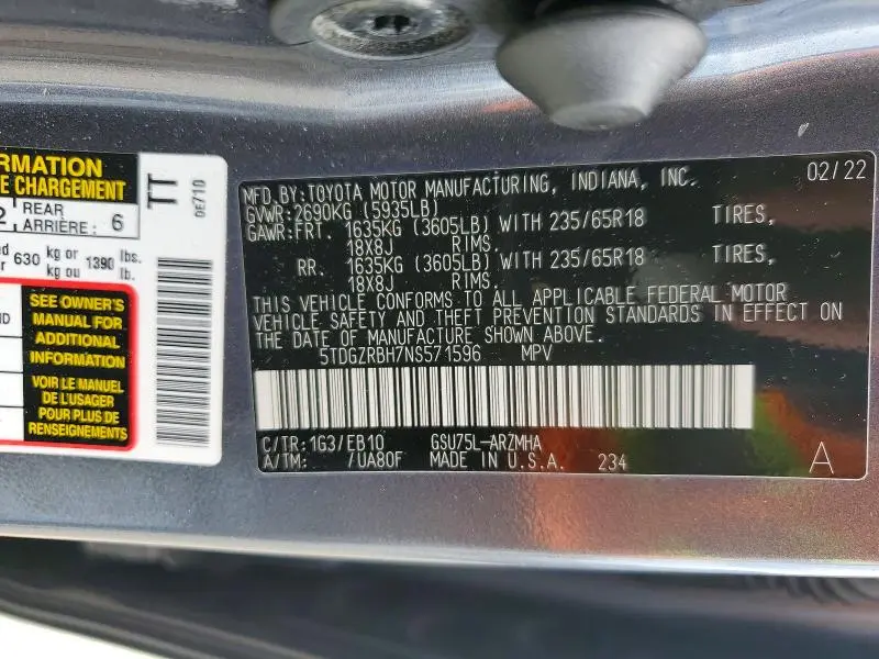 2022 TOYOTA HIGHLANDER XLE  