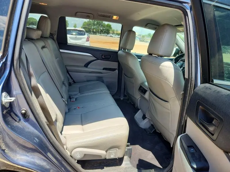 2014 TOYOTA HIGHLANDER LE  