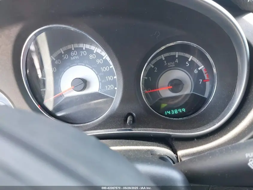 2012 CHRYSLER 200 LX
