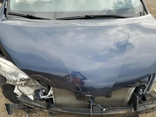 2019 TOYOTA SIENNA SE  