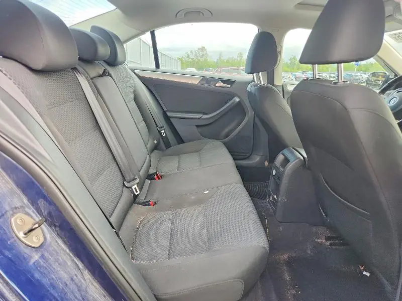 2013 VOLKSWAGEN JETTA SE  