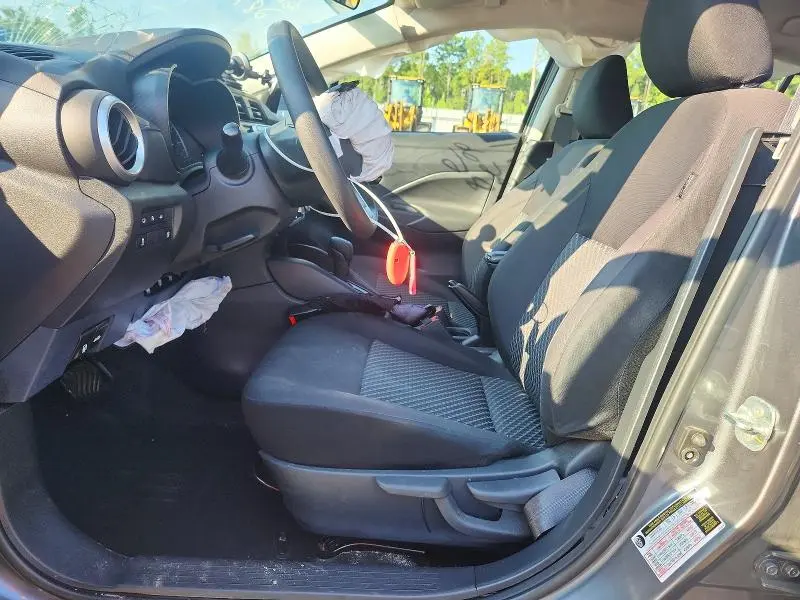 2021 NISSAN VERSA S  
