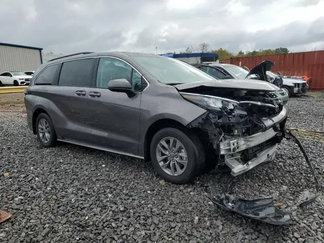 2024 TOYOTA SIENNA LE  