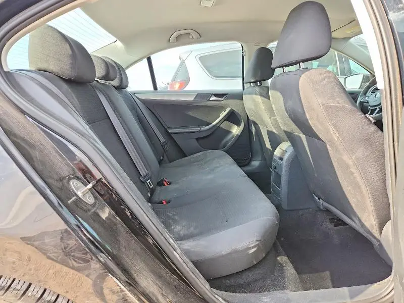 2016 VOLKSWAGEN JETTA SE  