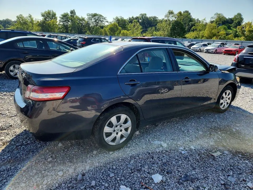 2011 TOYOTA CAMRY LE  
