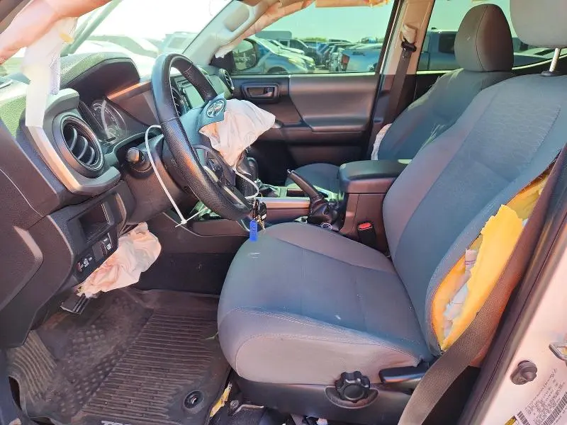 2017 TOYOTA TACOMA SR5 V6  