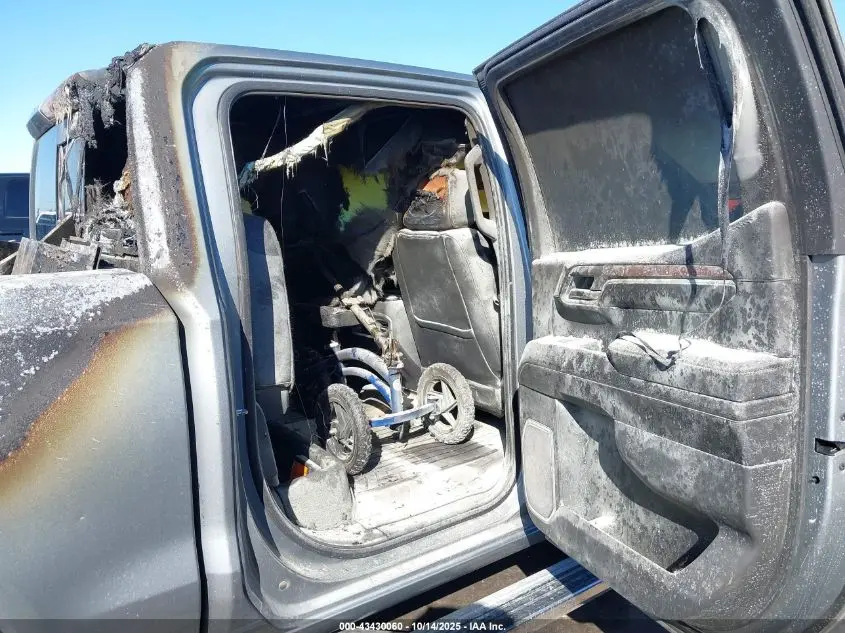 2024 GMC SIERRA 1500 4WD  SHORT BOX DENALI