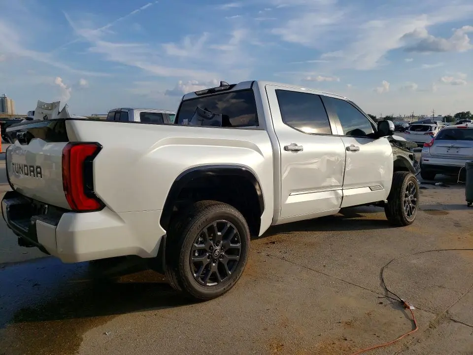 2026 TOYOTA TUNDRA PLATINUM  