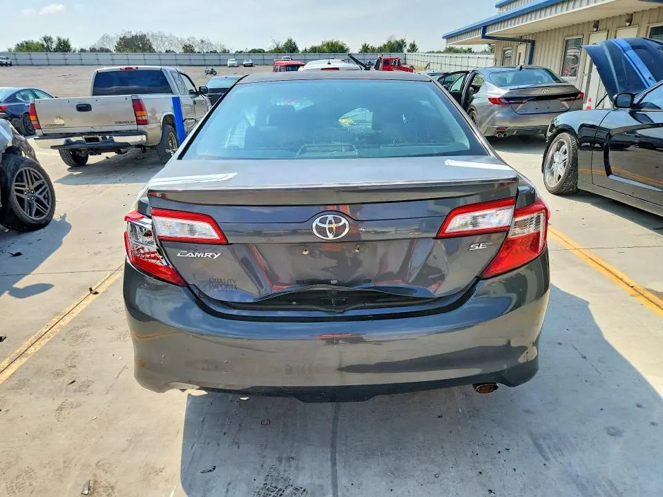 2012 TOYOTA CAMRY SE  