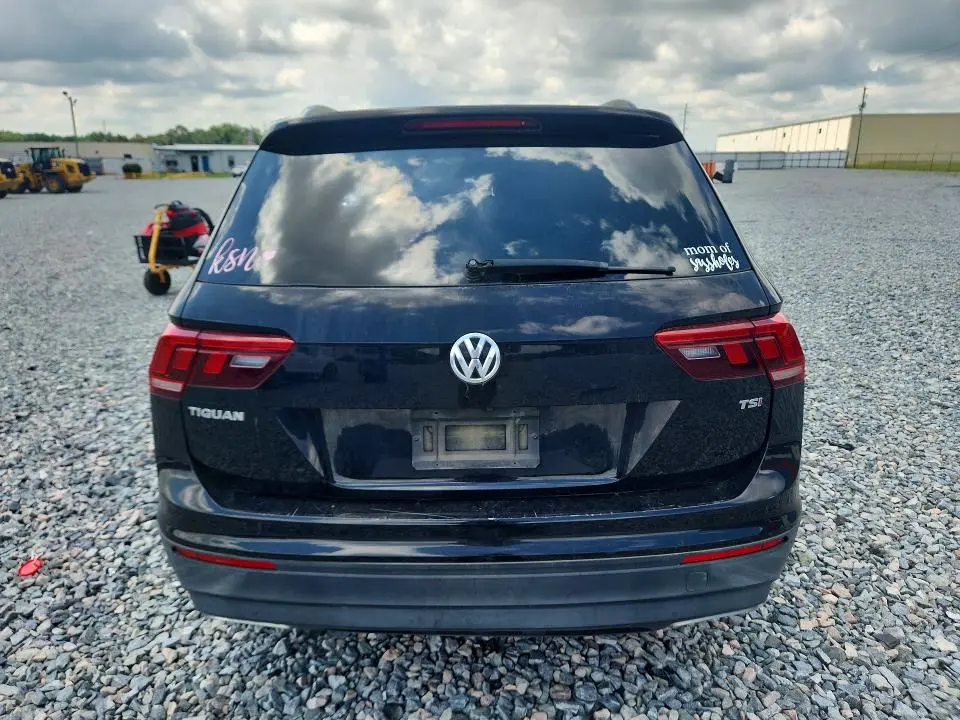 2018 VOLKSWAGEN TIGUAN S  