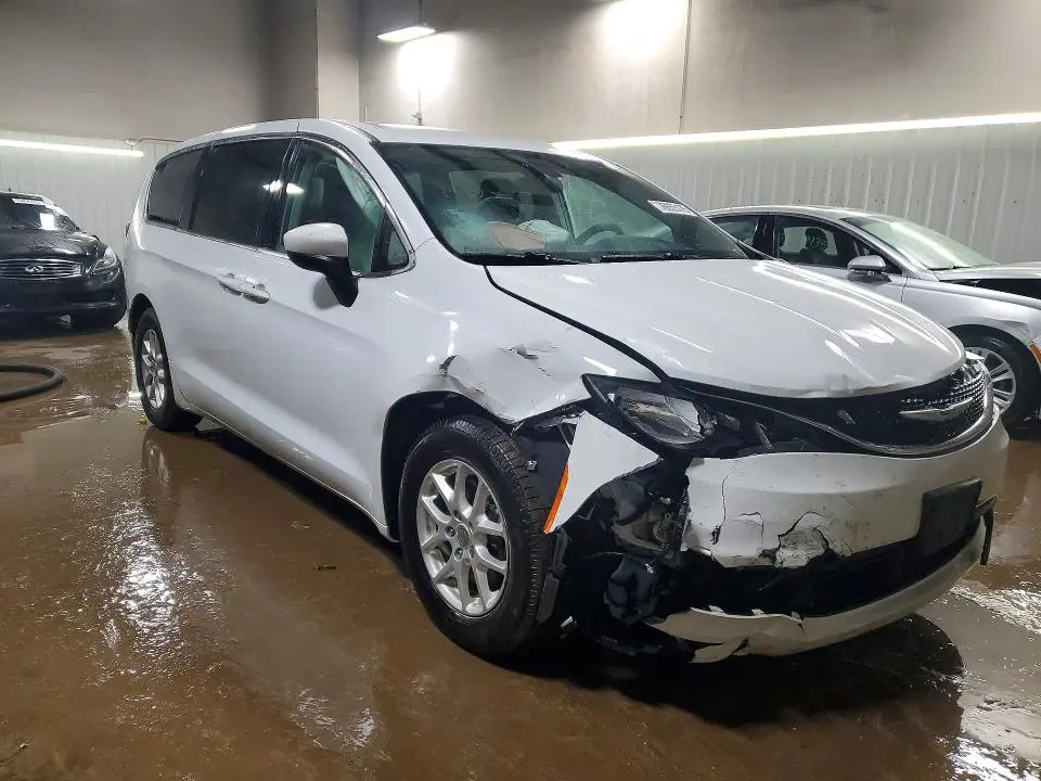 2018 CHRYSLER PACIFICA LX  