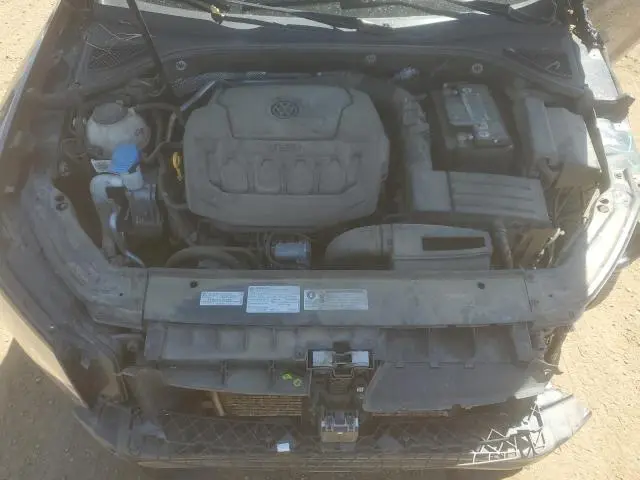 2018 VOLKSWAGEN PASSAT SE  
