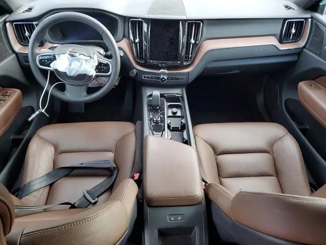 2023 VOLVO XC60 PLUS  