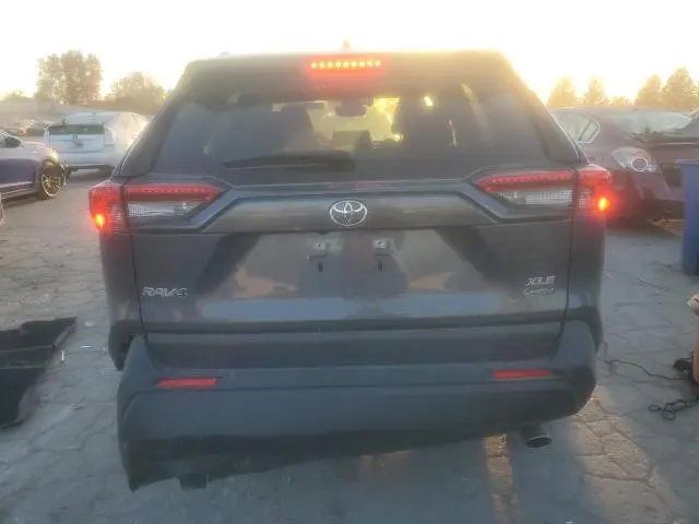 2025 TOYOTA RAV4 XLE  