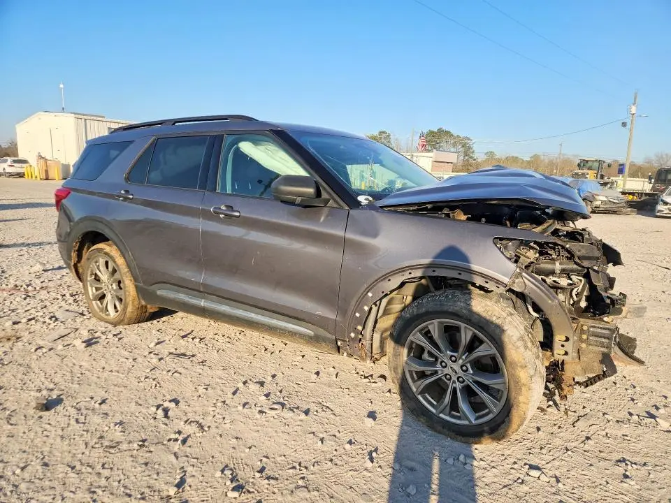 2022 FORD EXPLORER XLT  