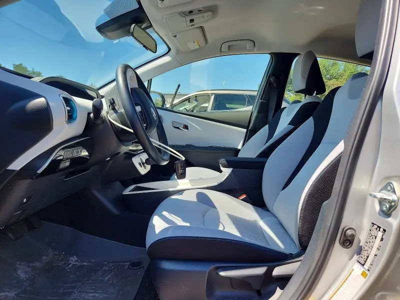 2018 TOYOTA PRIUS THREE  