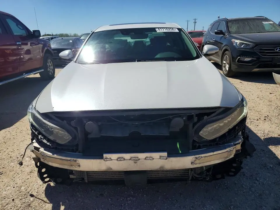 2018 HONDA ACCORD TOURING  