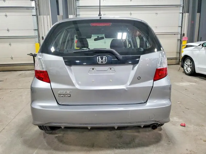 2010 HONDA FIT   