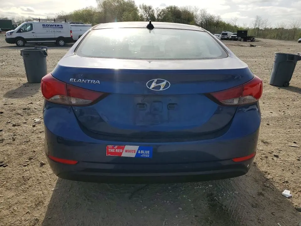 2016 HYUNDAI ELANTRA SE  